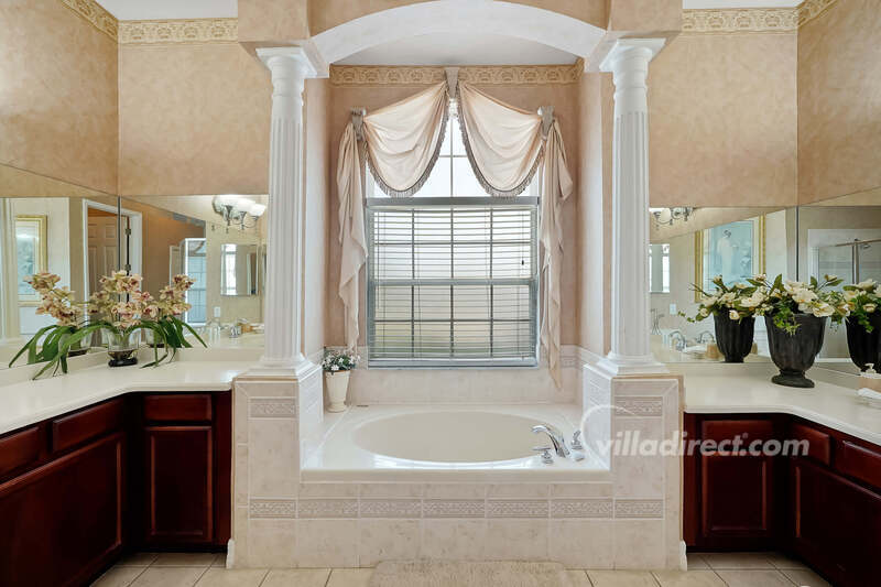 Primary suite pillared bath tub