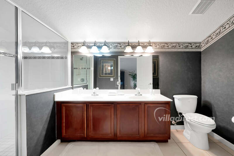 En-suite bathroom