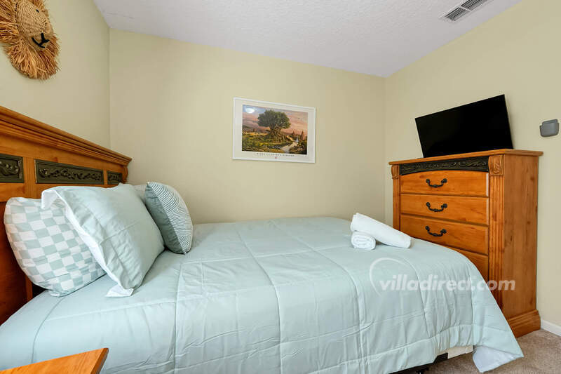 Queen bedroom