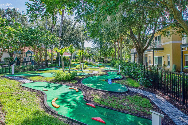 Clubhouse mini-golf