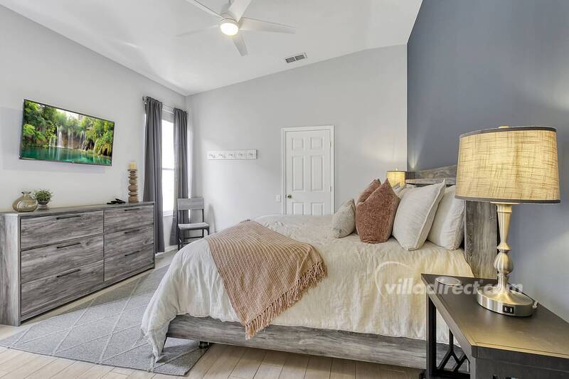 Bedroom 1: king bed