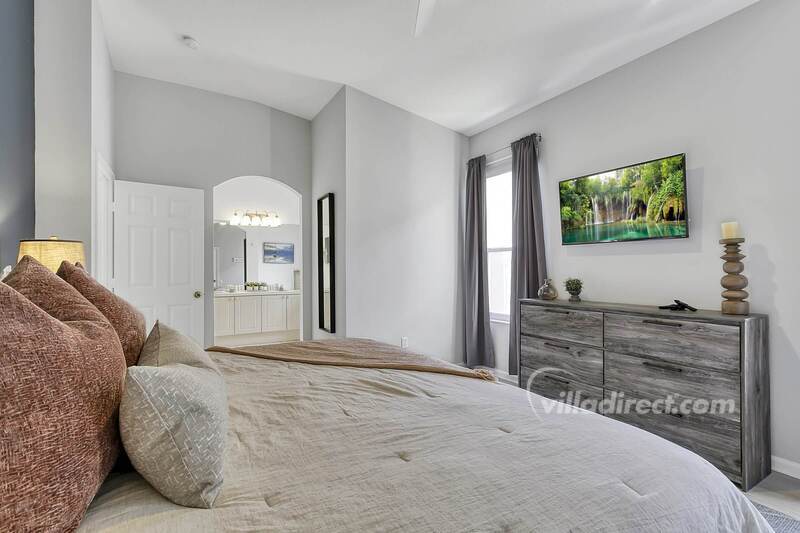 Bedroom 1: king bed