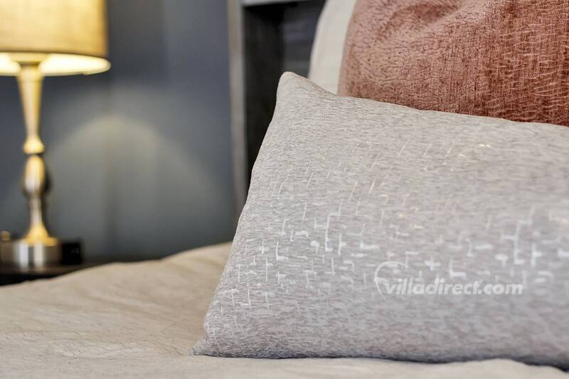 Bedroom 1: pillows