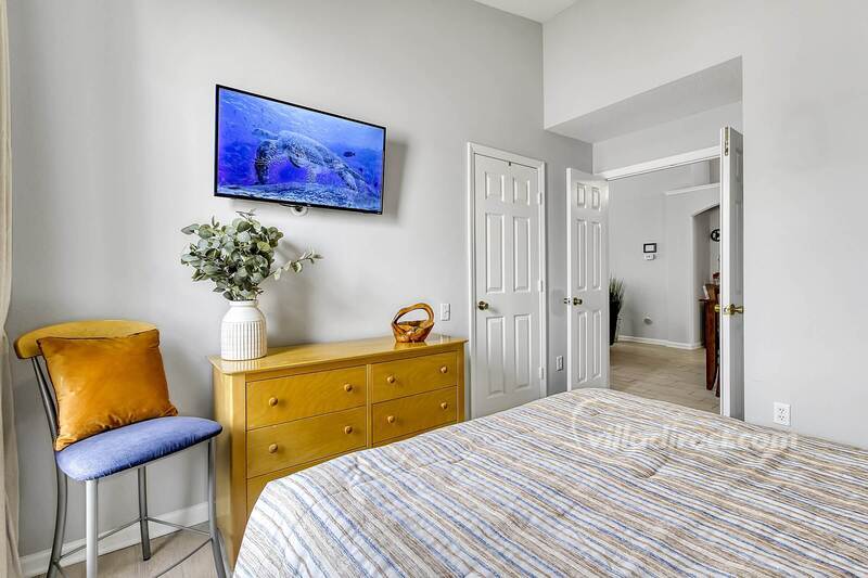 Bedroom 2: queen bed