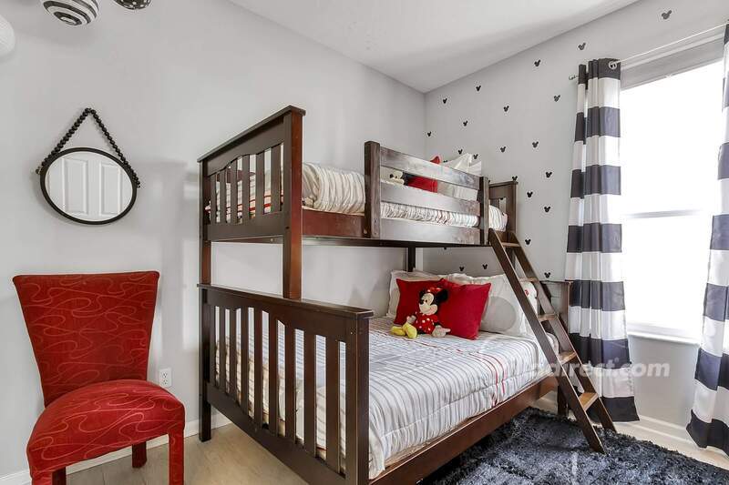 Bedroom 3: Mickey bunk, TV