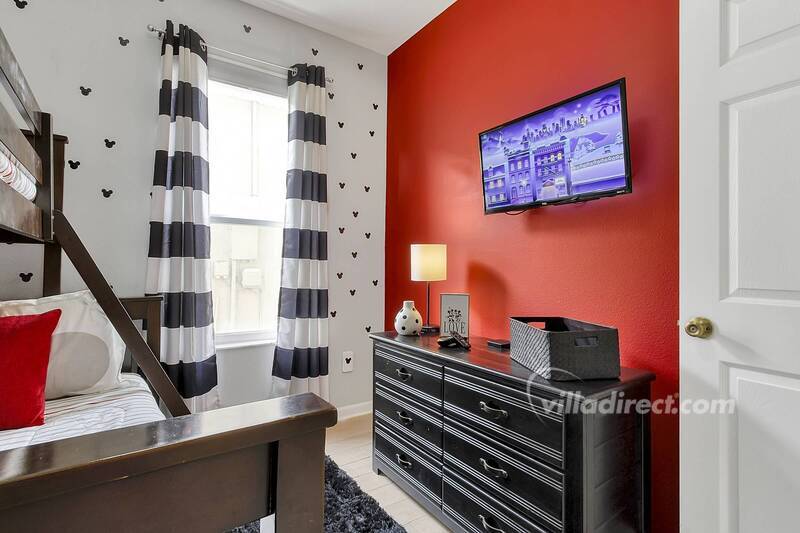 Bedroom 3: TV and dresser