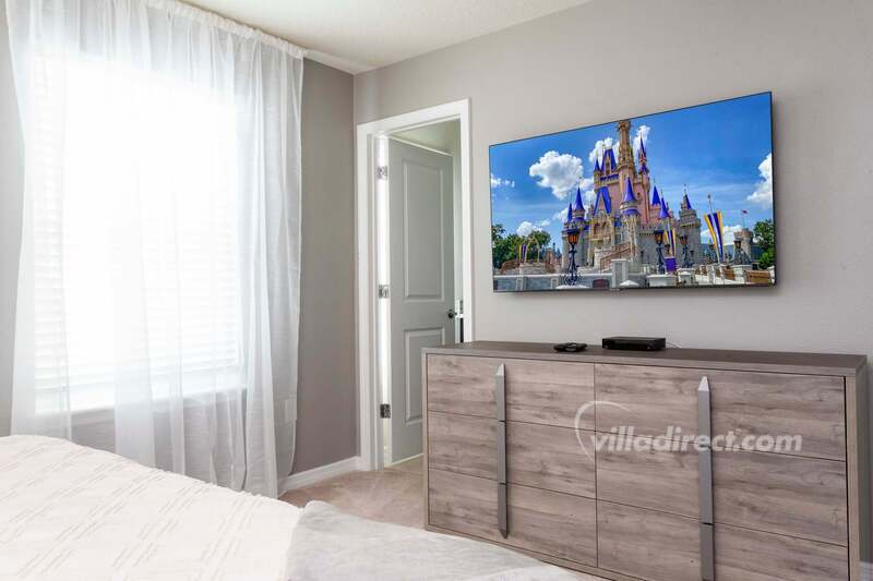 Wall-mounted TV