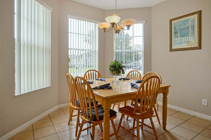 Dining and breakfast nook