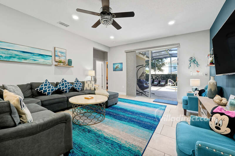 Luxurious family room
