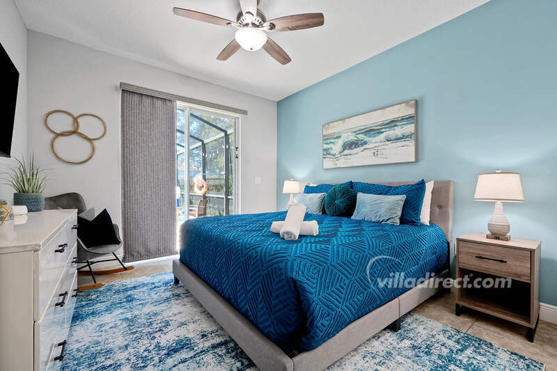 King-size bedroom suite