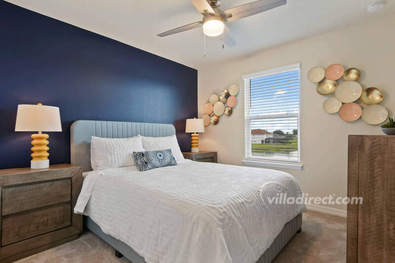 Bedroom 2: queen bed