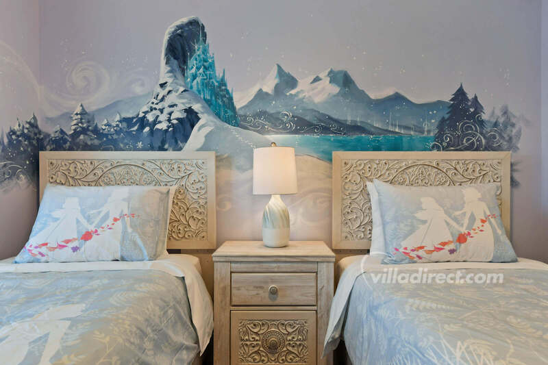 Bedroom 5 Frozen mural