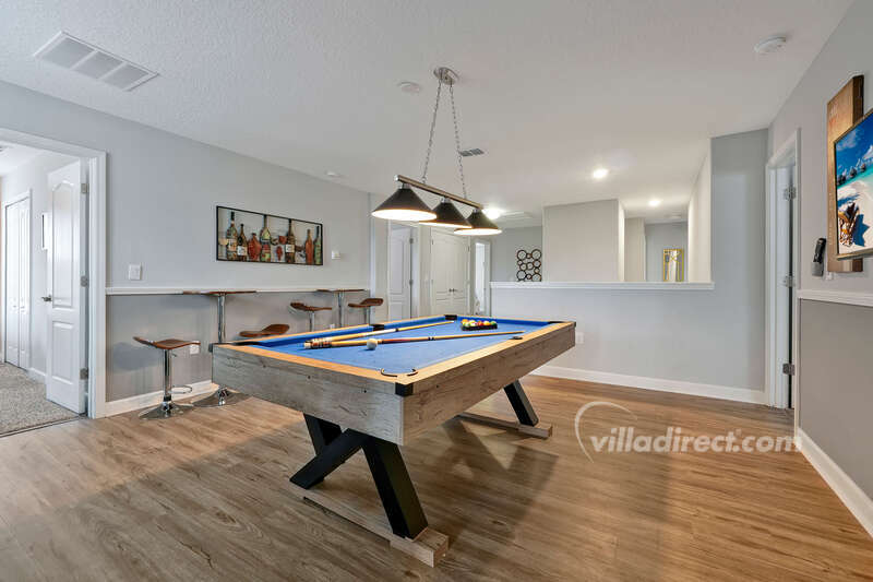Spacious loft with pool table!